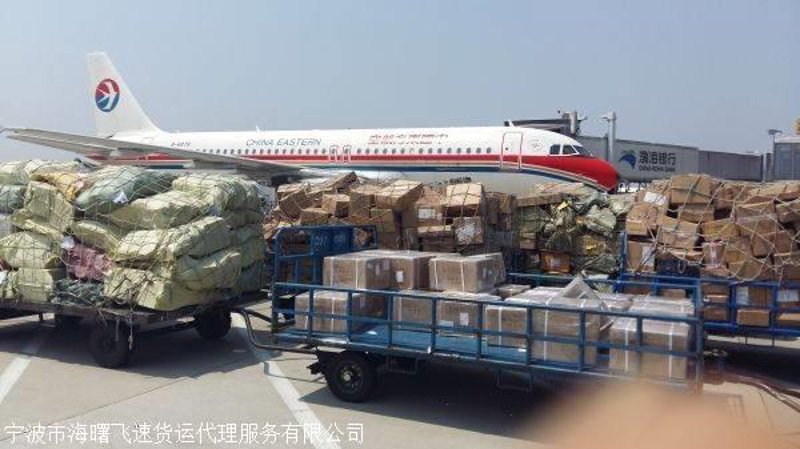 了解报关清关费用，对于进出口企业来说至关重要。本文通过具体案例和步骤说明，帮助您清晰理解报关清关的费用构成。